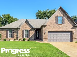 125 Clay Hill Dr, Oakland, TN 38060