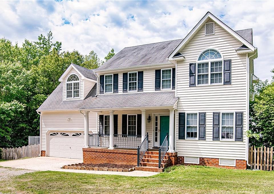 1st image of 371 Castle Park Ln