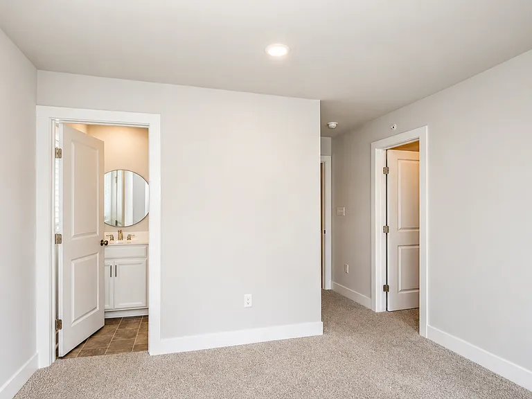 701 Halcyon Ln — Photo 23