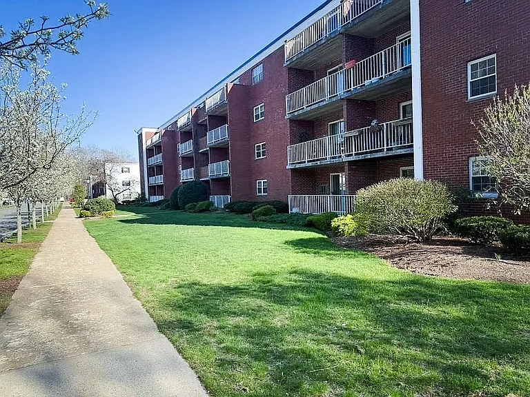 50 Webster St #104 — Photo 22