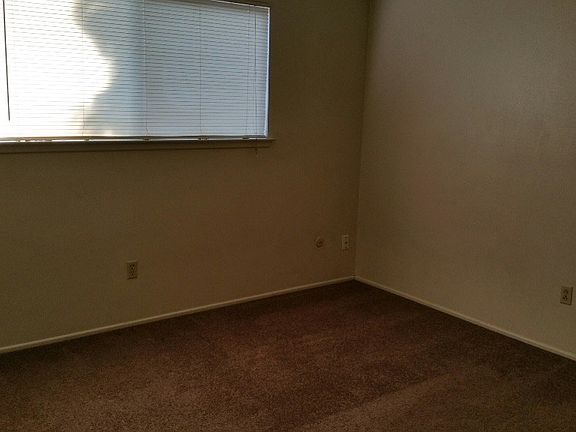3rd image of 2815 N West Ave