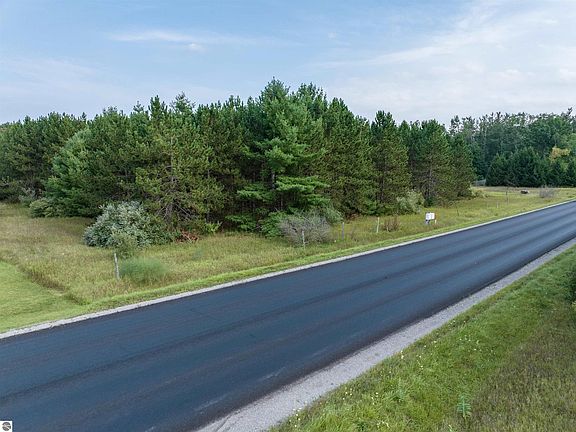3rd image of V/l Barlow Rd