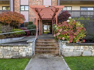 130 Sunningdale Rd E #202, Qualicum Beach, BC