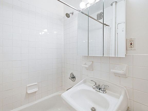2nd image of 322 E 61st St APT 3C