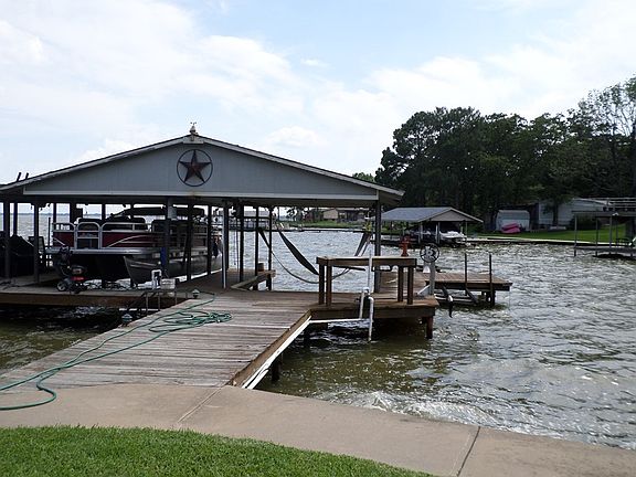 4th image of 235 Southlake Dr
