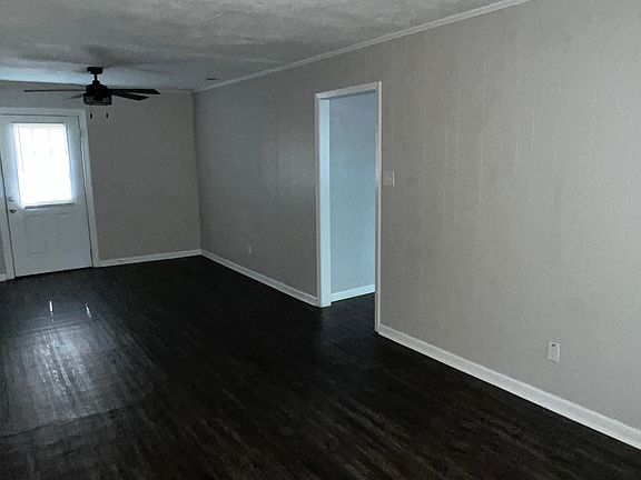 4th image of 10 Frostwood Dr