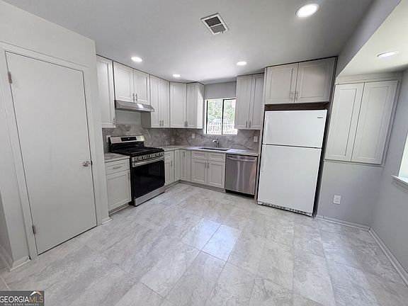 5th image of 691 Millay Ct