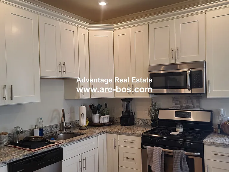 121 Webster Ave #2 — Photo 3