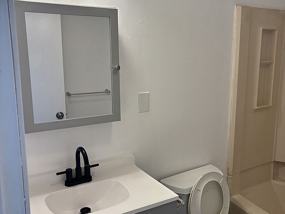 3rd image of 196 Broad St #4