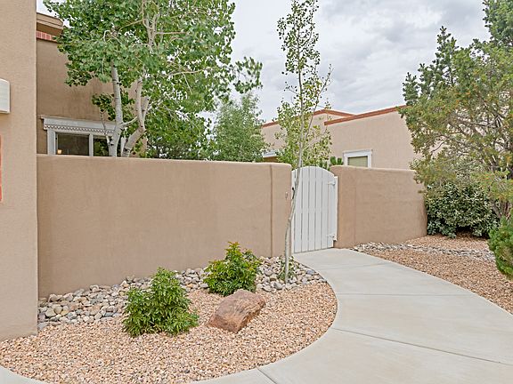 2nd image of 5627 Bosque Vista Dr NE