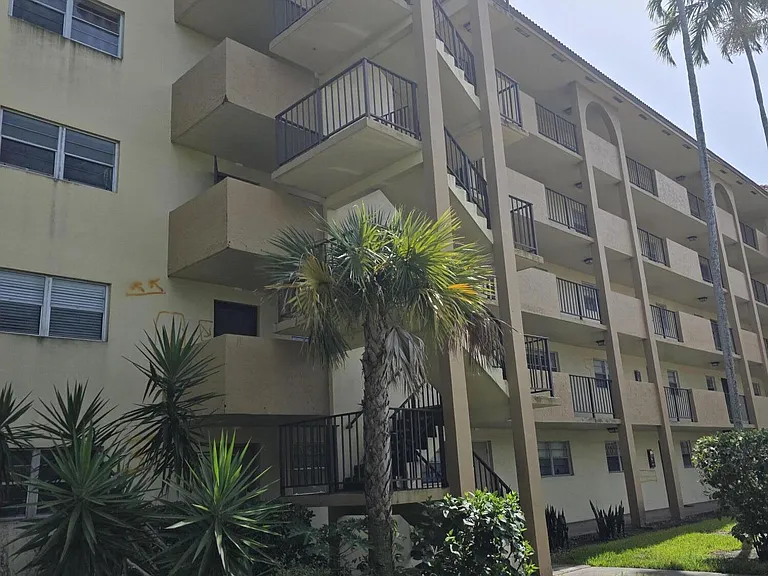 3905 N Nob Hill Rd #206 — Photo 37