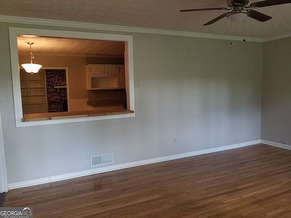 5th image of 5193 Alder Ln SW