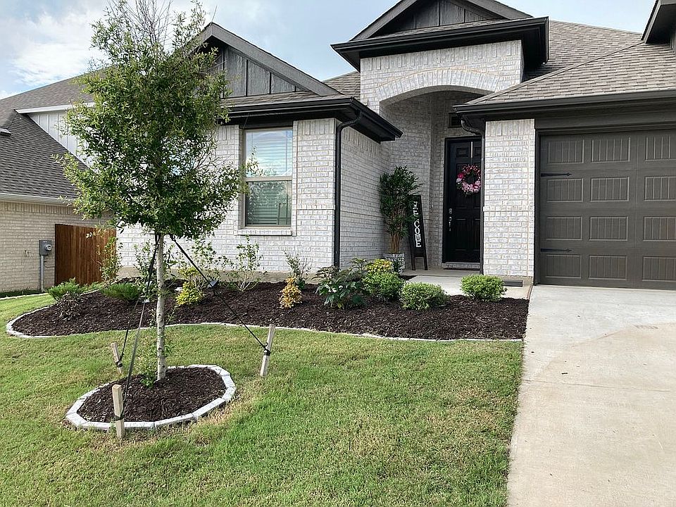 1st image of 417 Vaquero St