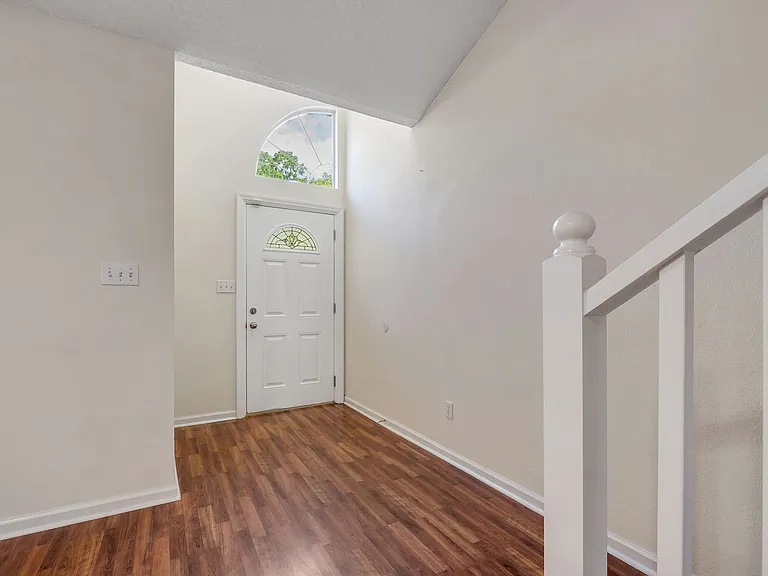 3056 Royal Palm Way — Photo 3