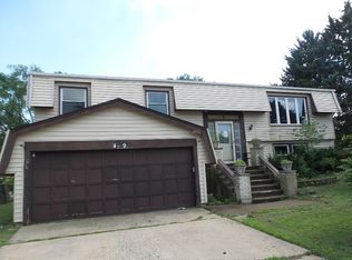 429 Sierra Ln, Bolingbrook, IL 60440