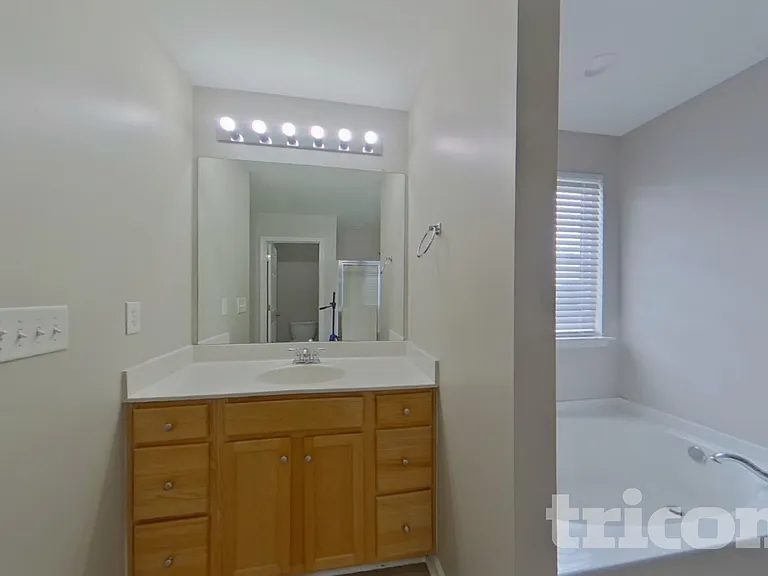 11311 Breezehill Ln — Photo 11