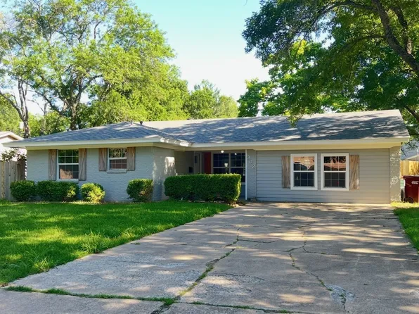 302 Glen Oaks Rd, Bonham, TX 75418