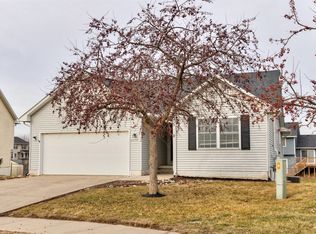 2536 Riverwoods Ave, Des Moines, IA 50320