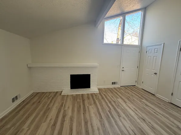 11218 College Ave, Kansas City, MO 64137