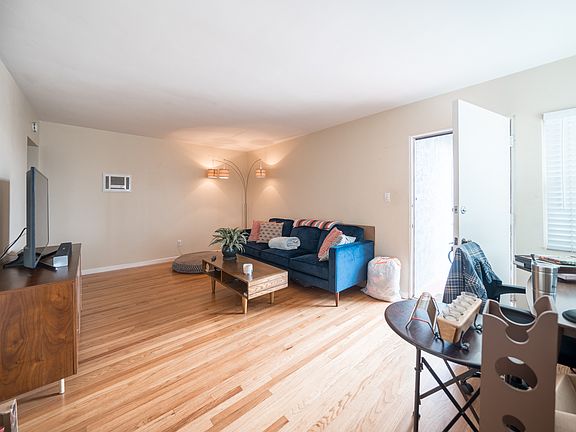 4th image of 4694 Newport Ave