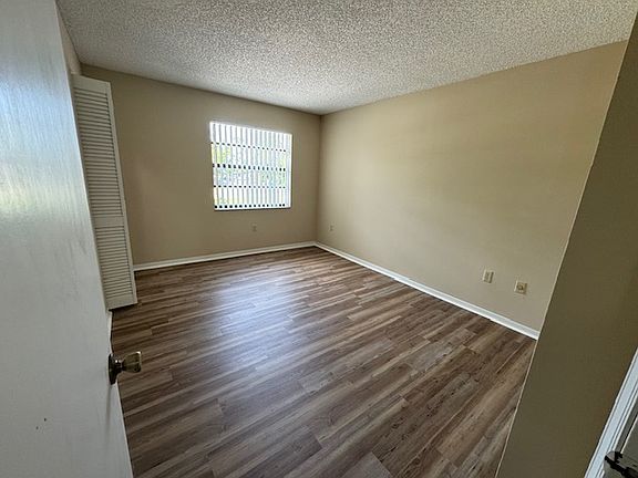 4th image of 2815 Rhonda Ln #2815