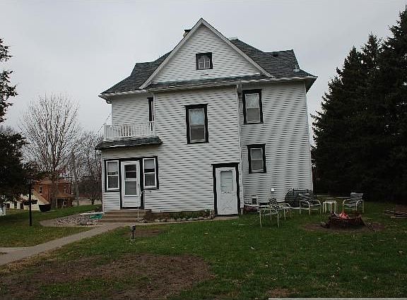 Back of home with mud room!