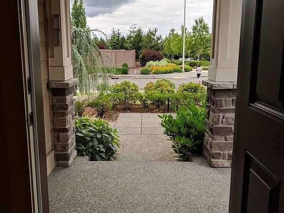 3rd image of 10621 240th Ave NE
