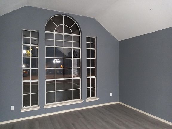 Living room (night)