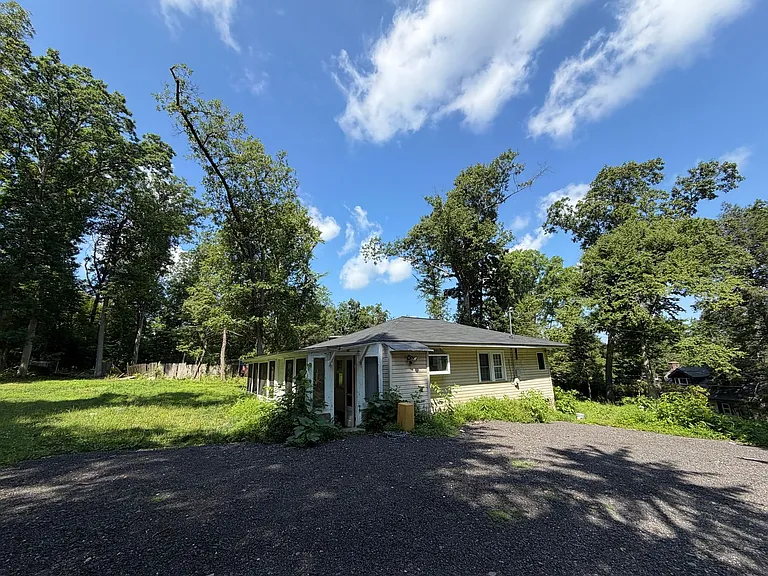 2537 Brigadoon Ln — Photo 13
