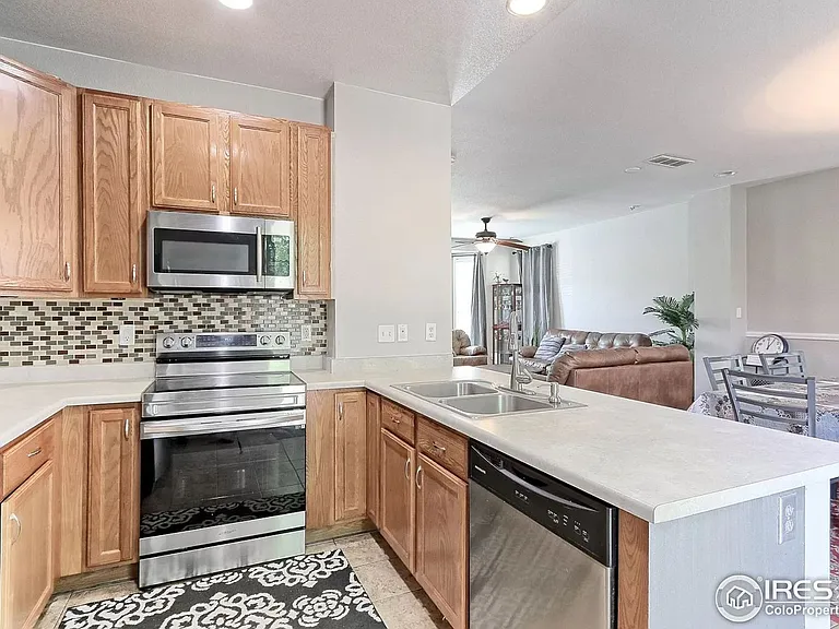 363 Casper Dr — Photo 3