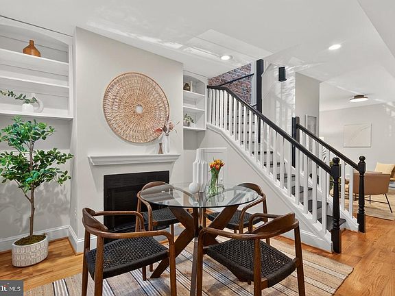 3rd image of 236 Warren St NE