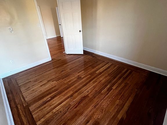 4th image of 1542 E 32nd St Floor 2