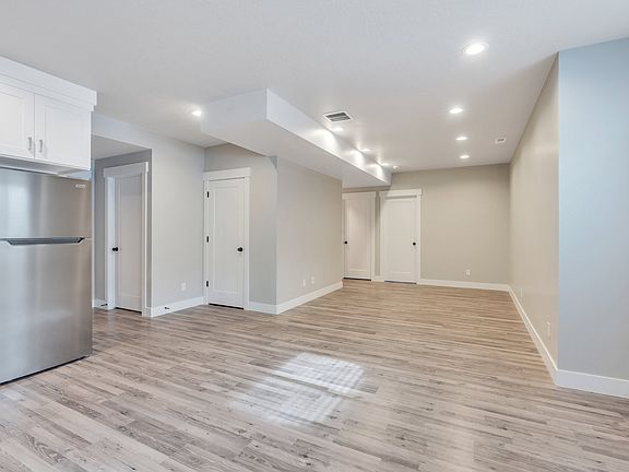3rd image of 624 N Hiddleston Way