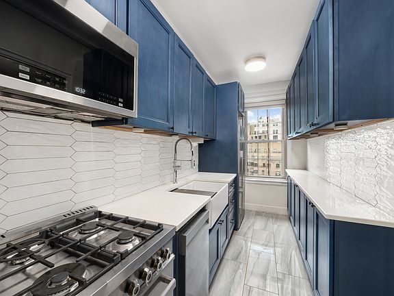 4th image of 16 Park Ave #15-C