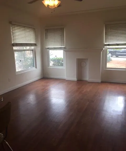 3689 Boundary St — Photo 2