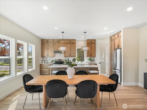 5701 Parker Road E, Sumner, WA 98390