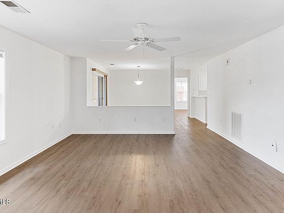3rd image of 4126 Breezewood Dr APT 103