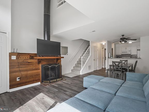 3rd image of 3865 El Camino Pl #5