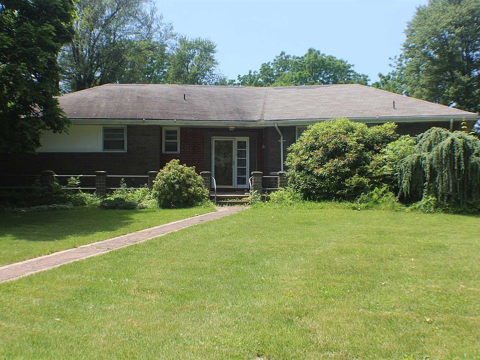 1st image of 8 Park Hill Dr