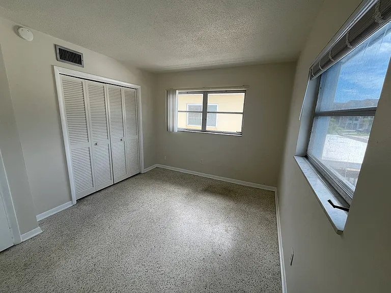 2301 Bay Blvd #2 — Photo 17