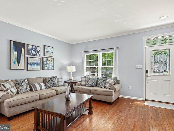 5th image of 8 Catherine Ln