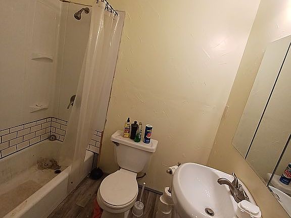5th image of 8407 Fairfield Ave