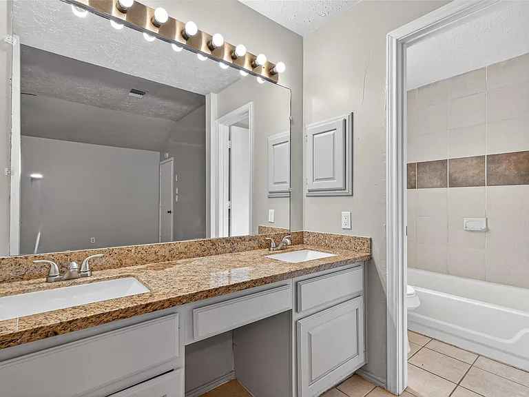 2310 Woodwind Dr — Photo 37