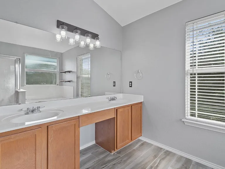 120 Brazos Ln — Photo 17