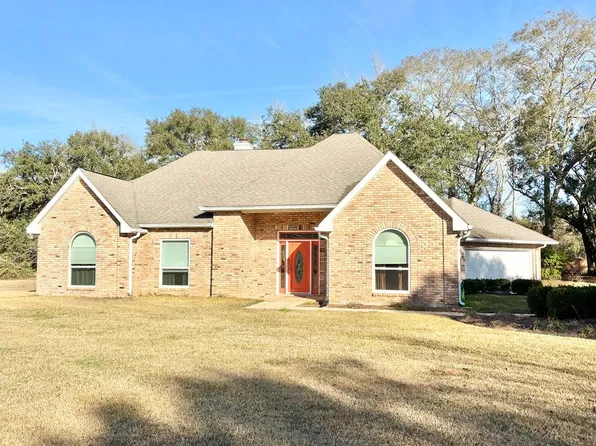 33 Longbow Dr, Picayune, MS 39466