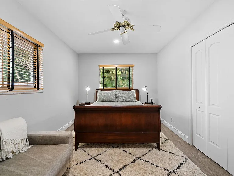 326 Seven Isles Dr — Photo 17