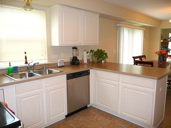 5th image of 9404 S Southwood Ct