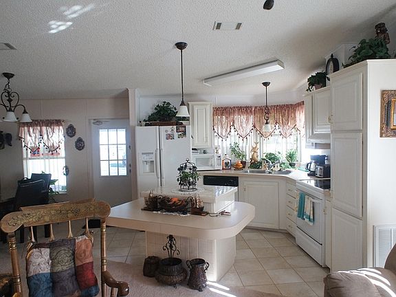 2nd image of 206 Osprey Ln