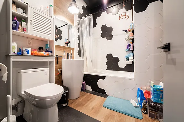 Rented by Jankos Group LLC | media 7