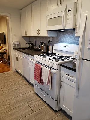 Rented by MCR Realty | media 3